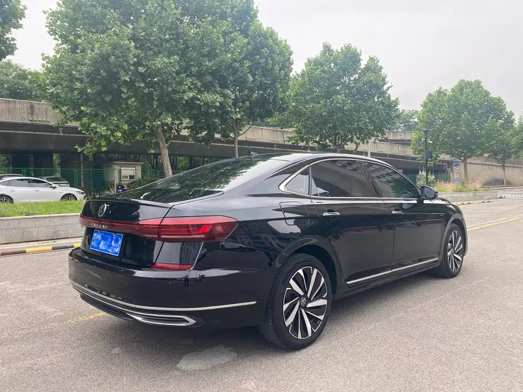 Volkswagen Passat — фото 5
