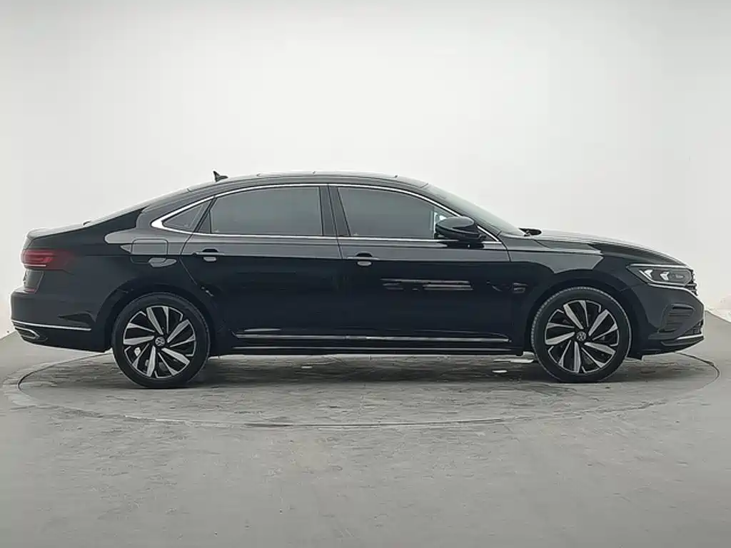 Volkswagen Passat — фото 4