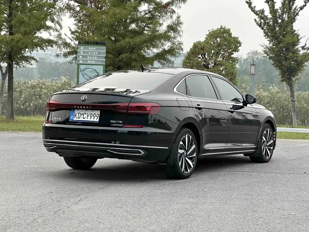 Volkswagen Passat — фото 13