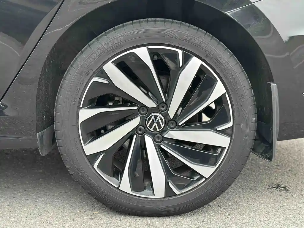 Volkswagen Passat — фото 15