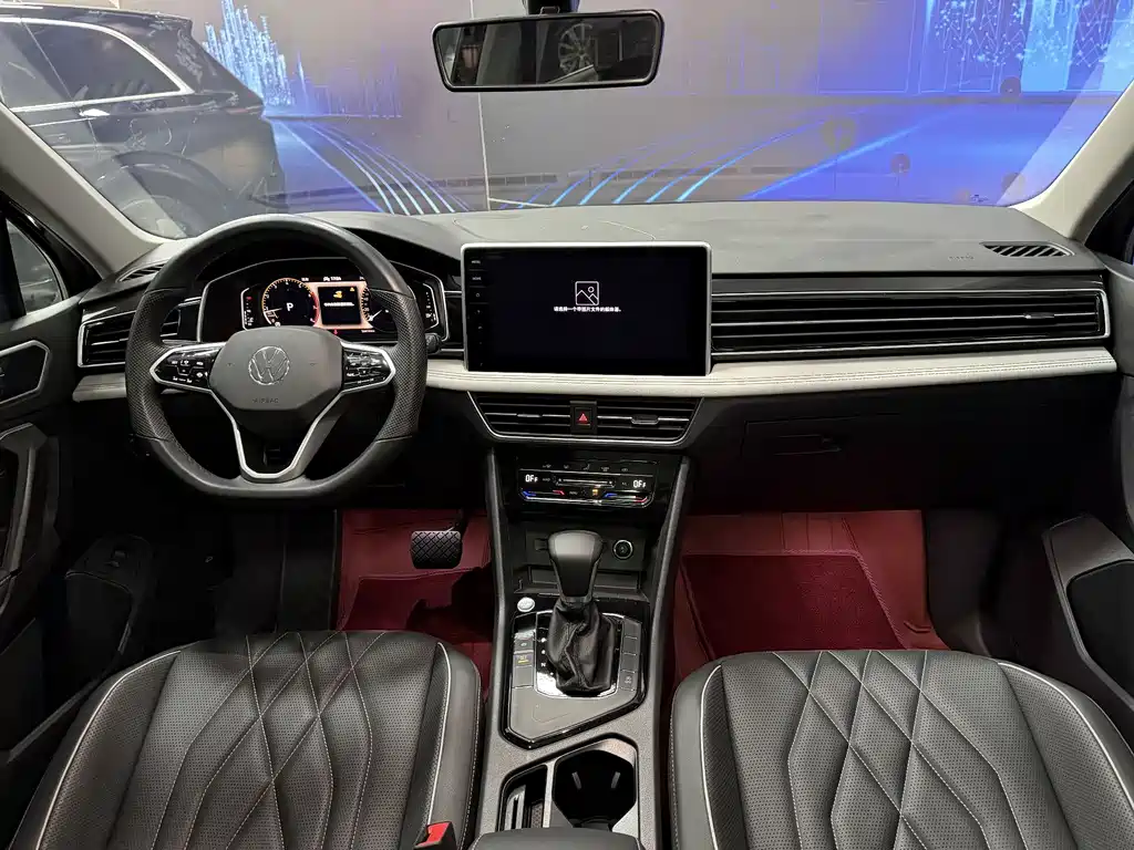 Volkswagen Tiguan L — фото 9