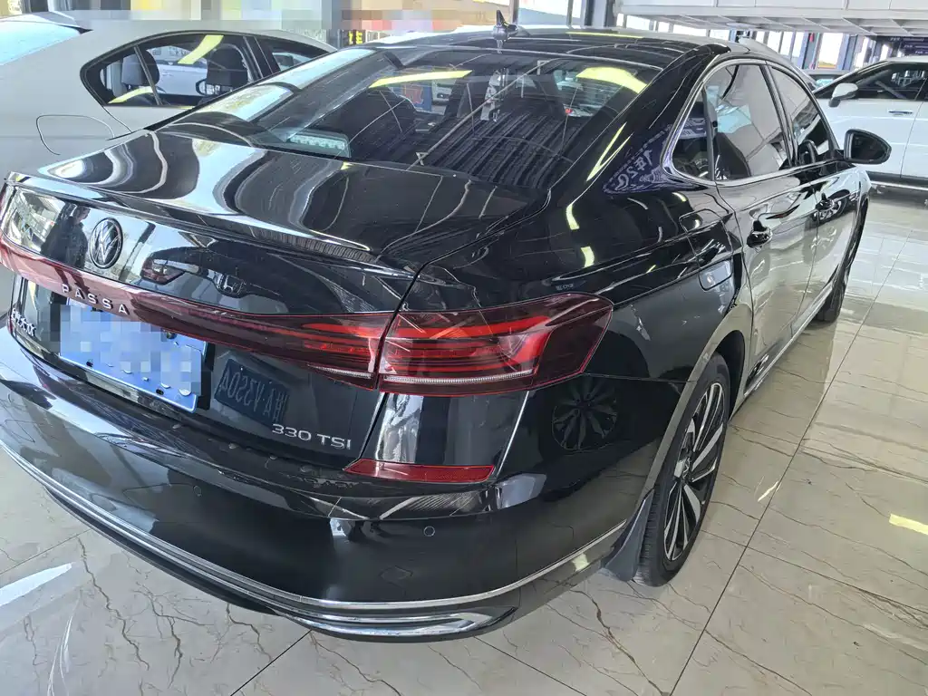 Volkswagen Passat — фото 6