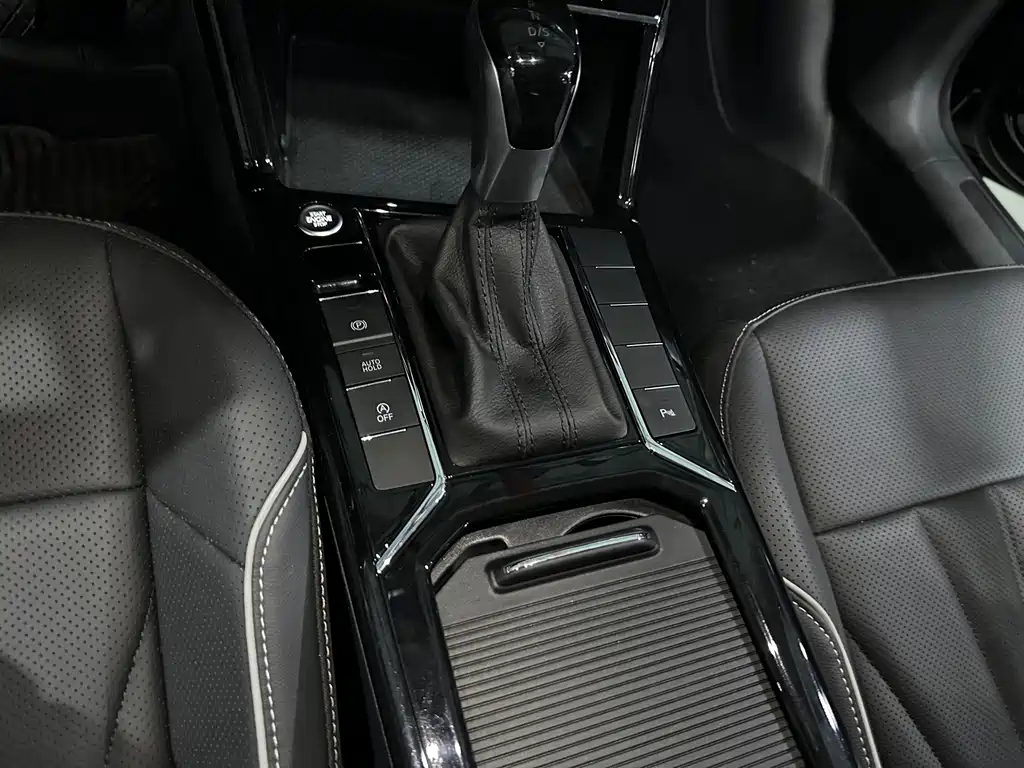 Volkswagen Passat — фото 8