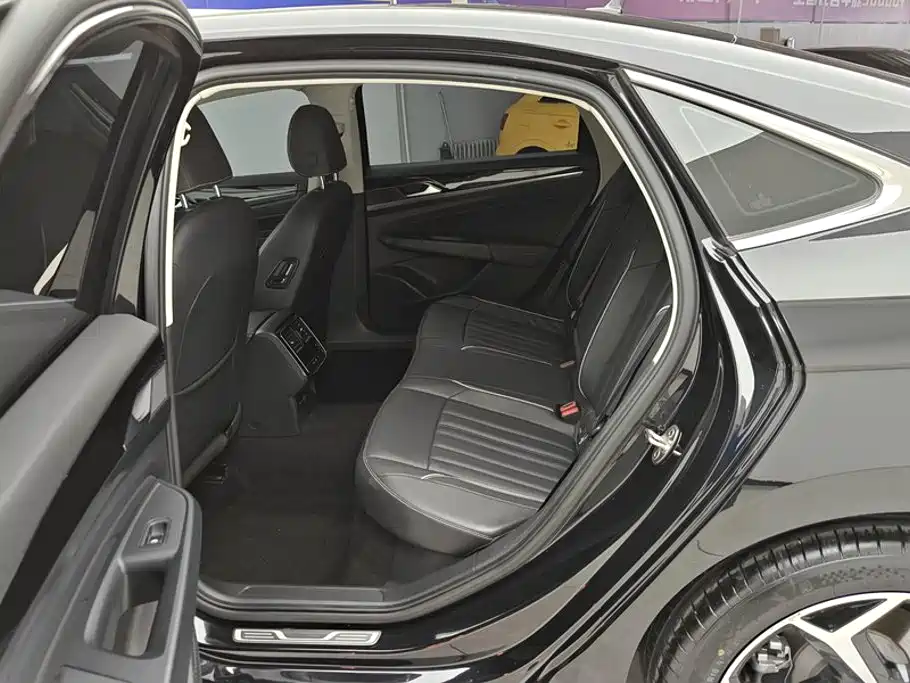 Volkswagen Passat — фото 11