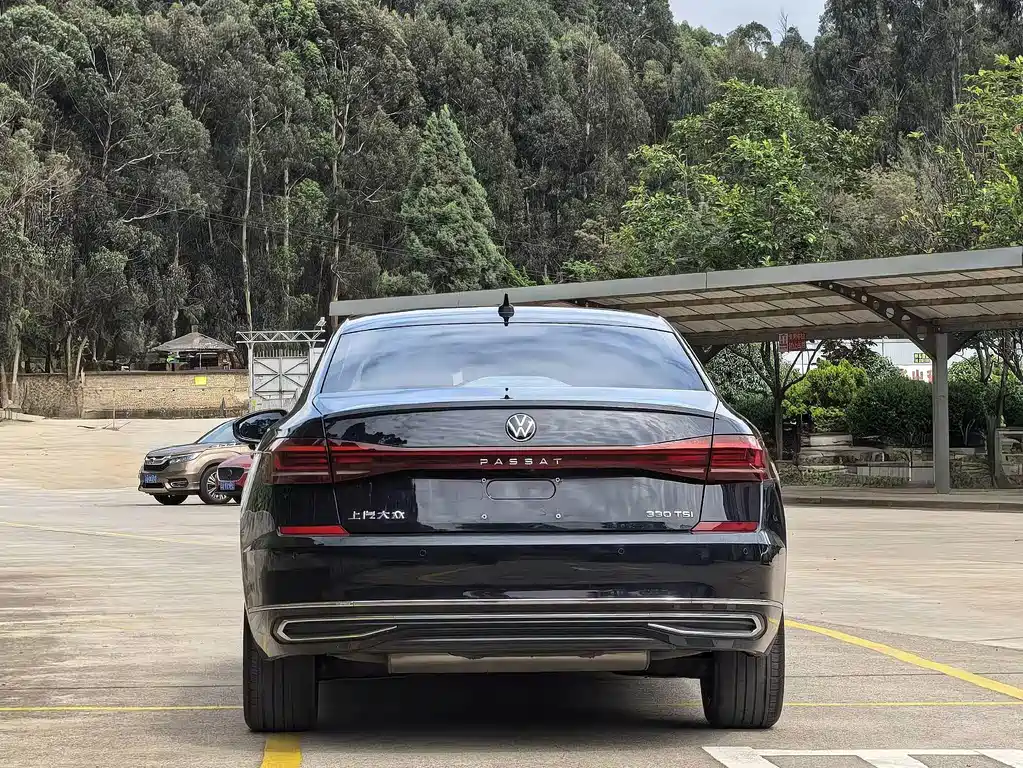 Volkswagen Passat — фото 8