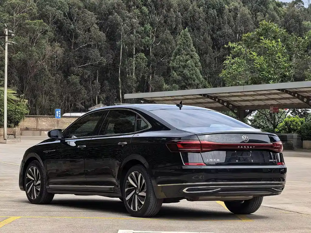 Volkswagen Passat — фото 9