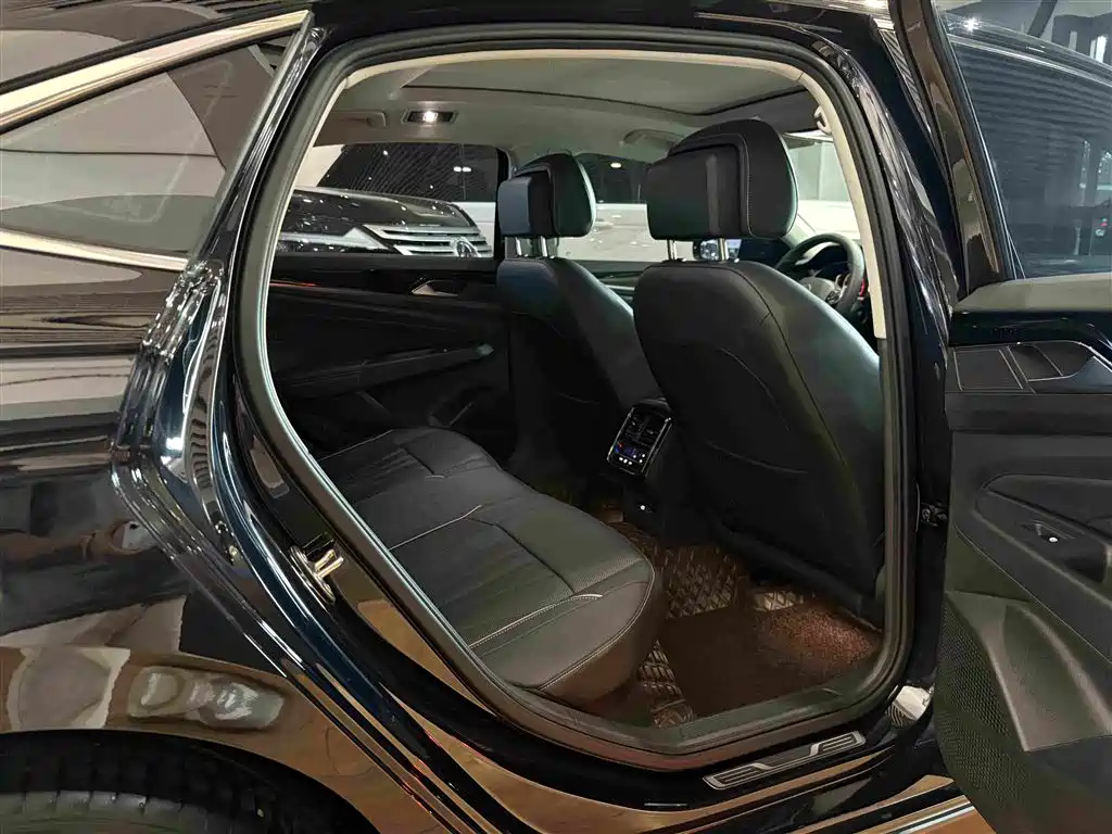 Volkswagen Passat — фото 9