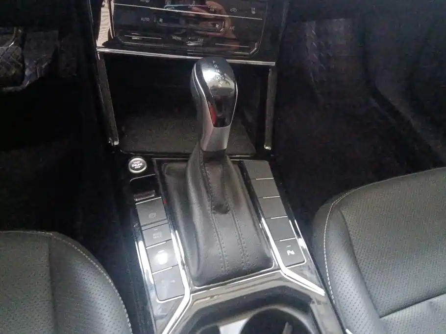 Volkswagen Passat — фото 16