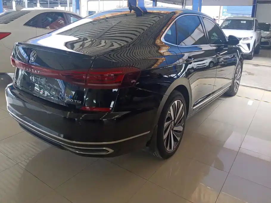 Volkswagen Passat — фото 3