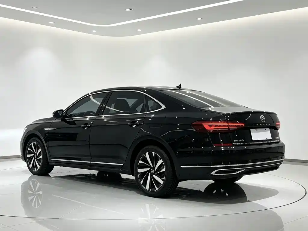Volkswagen Passat — фото 4