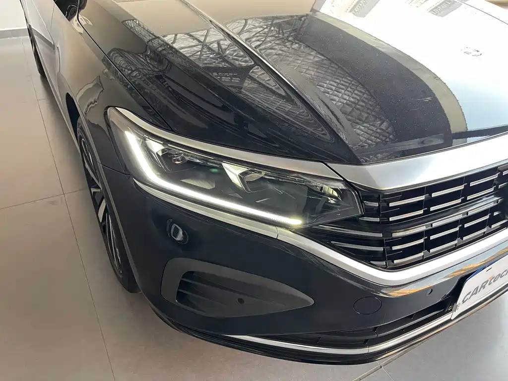 Volkswagen Passat — фото 9