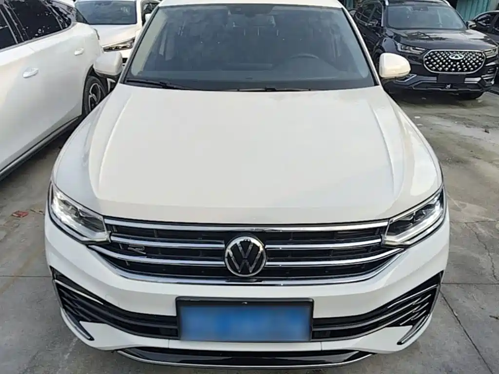Volkswagen Tiguan L — фото 2