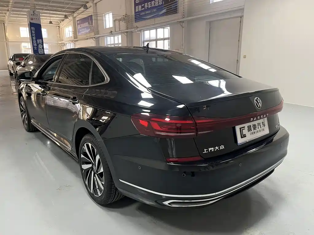 Volkswagen Passat — фото 6