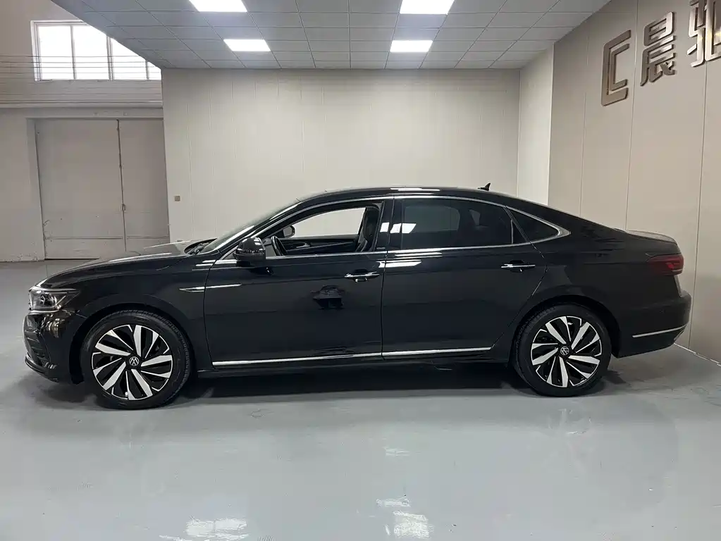 Volkswagen Passat — фото 9