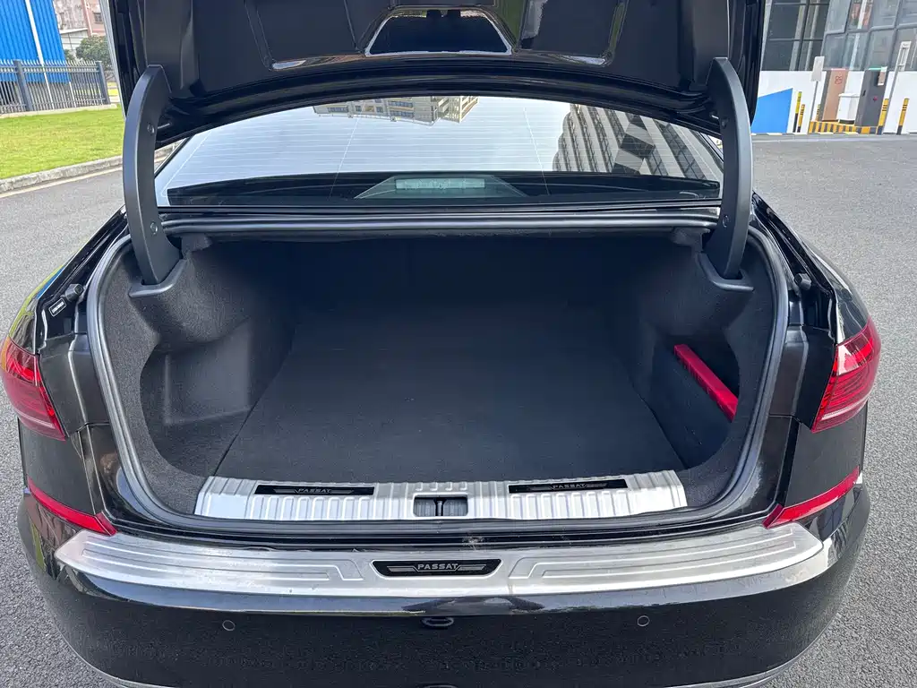 Volkswagen Passat — фото 8