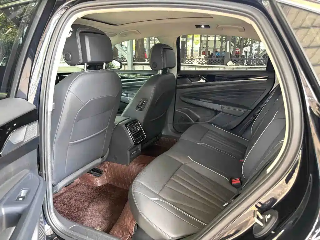 Volkswagen Passat — фото 8