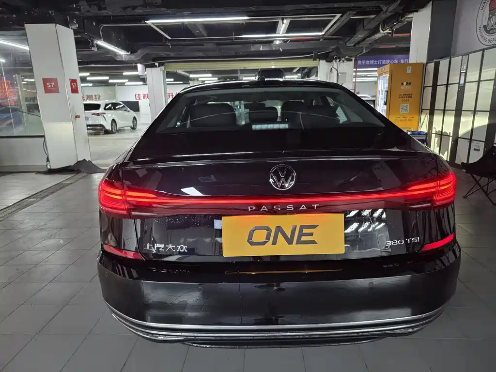 Volkswagen Passat — фото 7