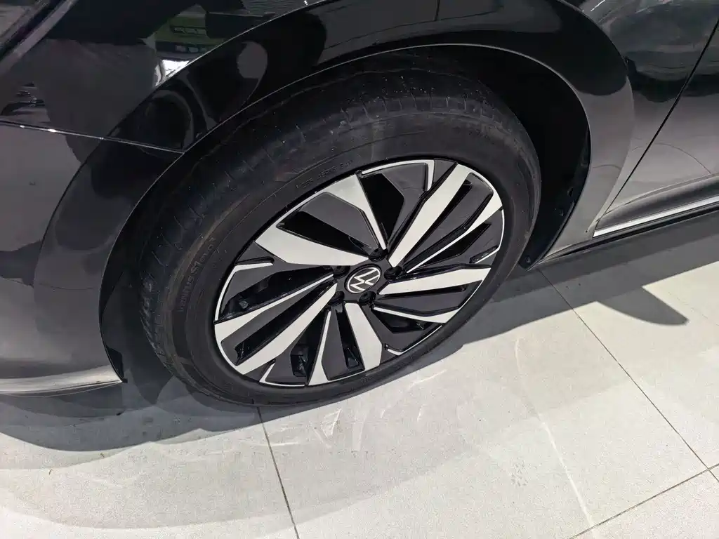 Volkswagen Passat — фото 4