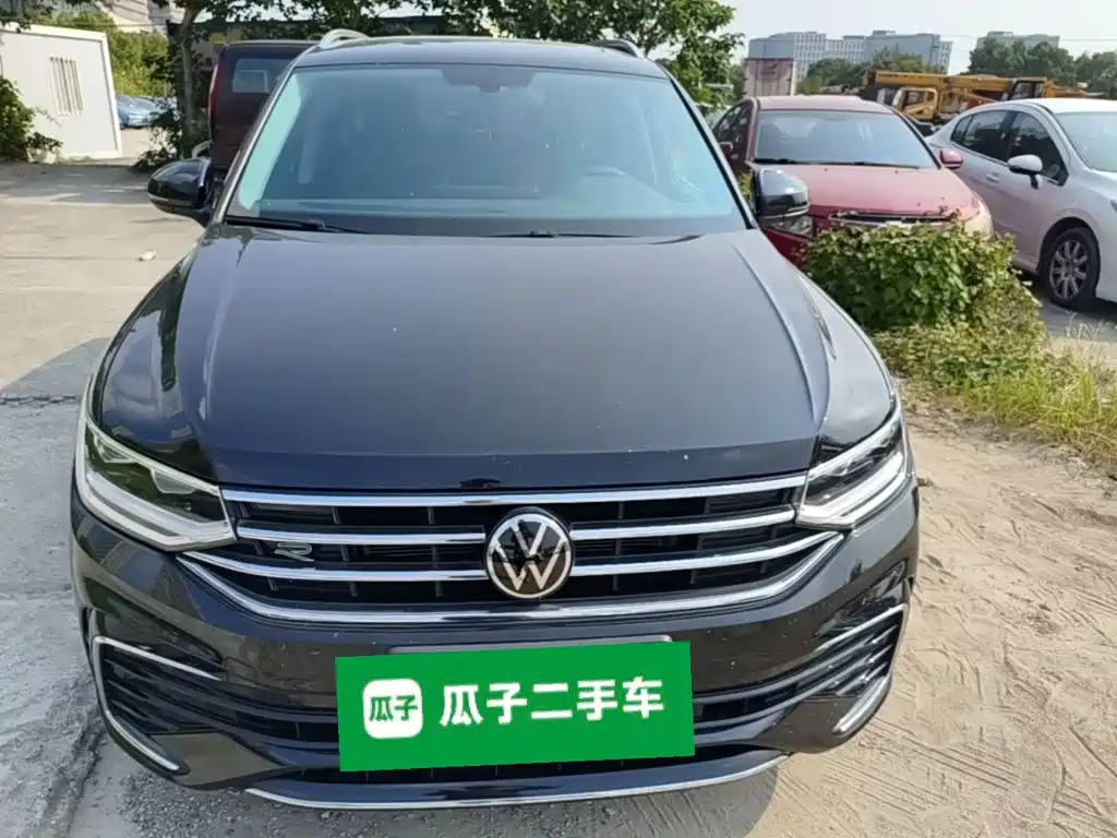 Volkswagen Tiguan L — фото 2