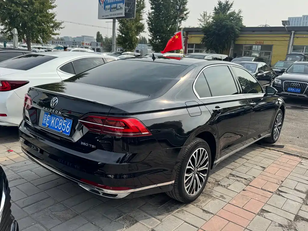 Volkswagen Phideon — фото 16