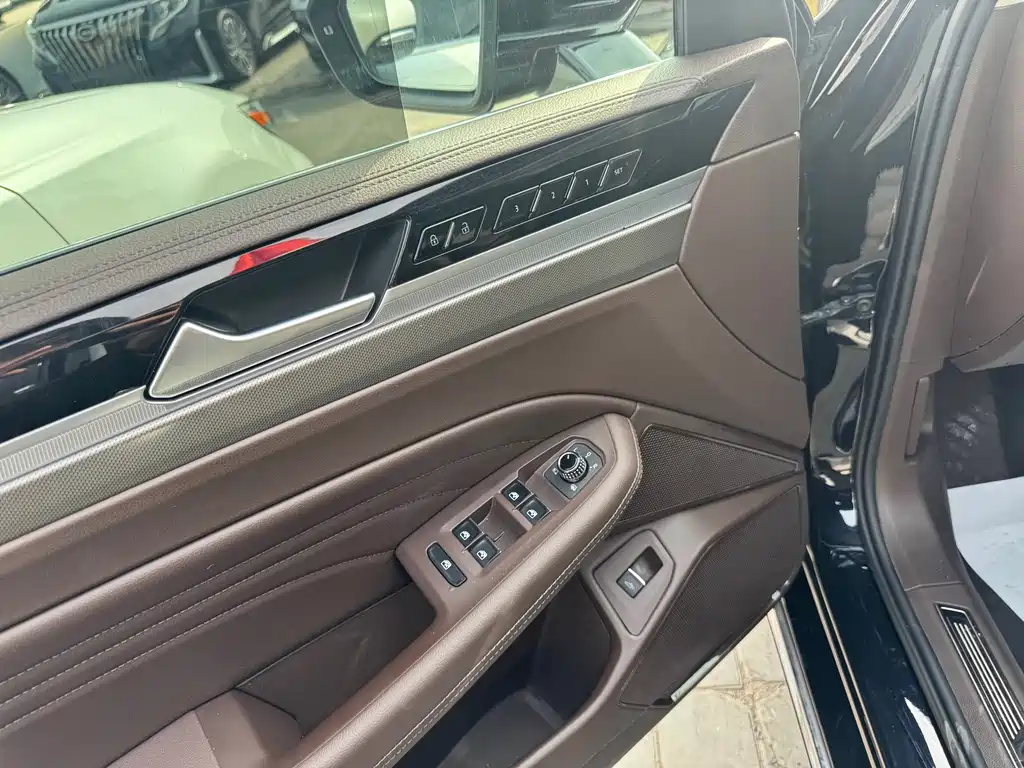 Volkswagen Phideon — фото 3