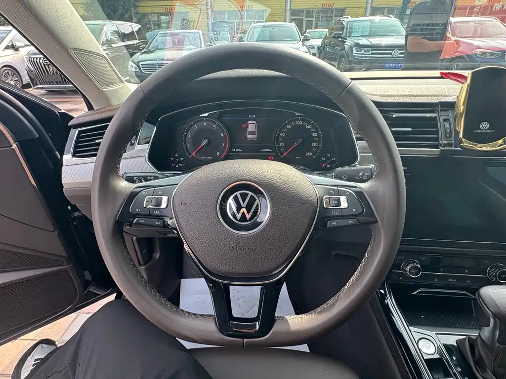 Volkswagen Phideon — фото 5