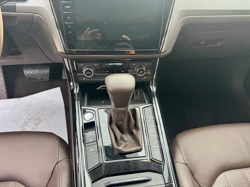 Volkswagen Phideon — фото 7