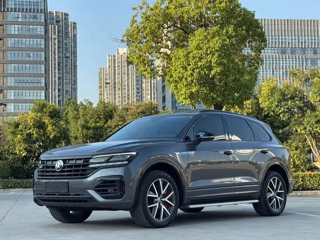 Volkswagen Touareg — фото 2