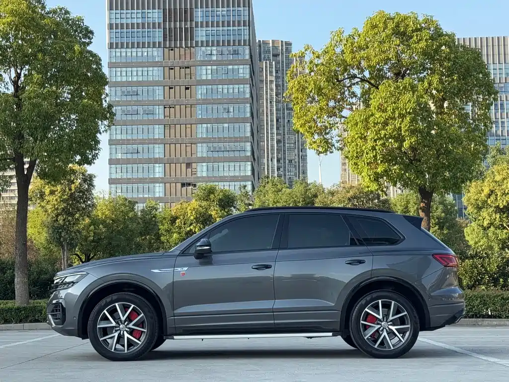 Volkswagen Touareg — фото 3