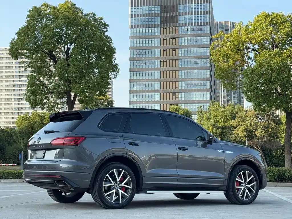 Volkswagen Touareg — фото 5