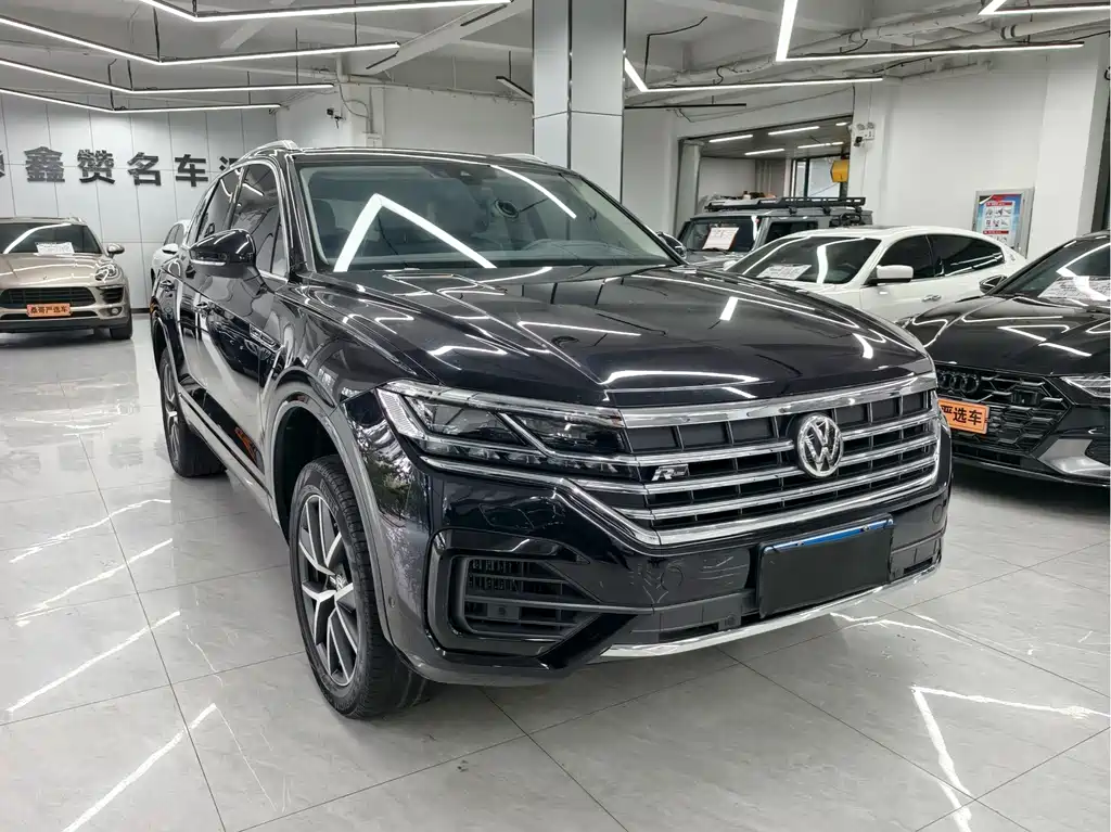 Volkswagen Touareg — фото 4