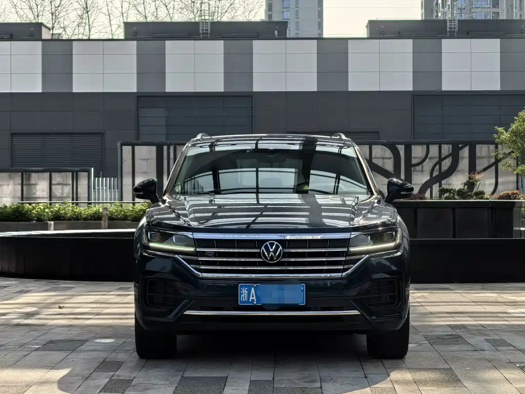 Volkswagen Touareg — фото 2
