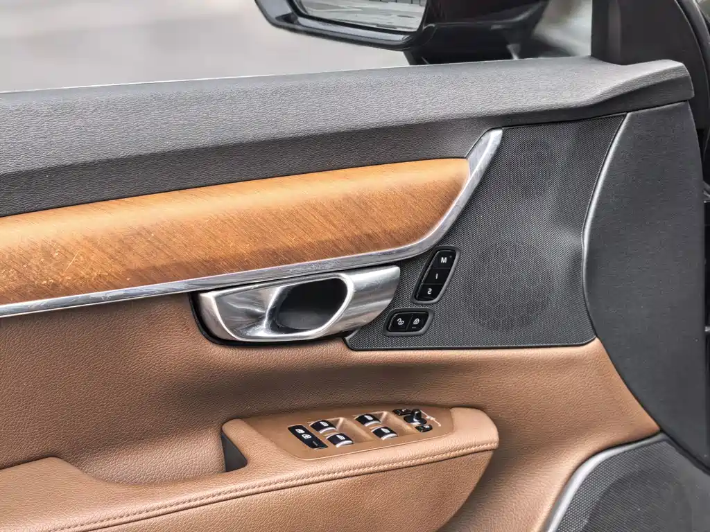 Volvo S90 — фото 14