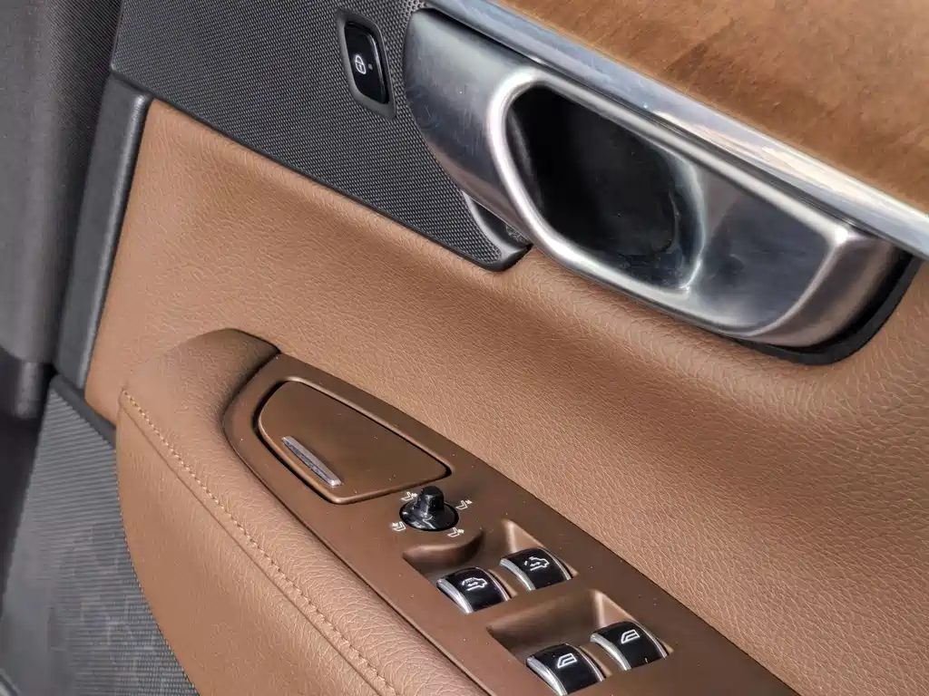 Volvo S90 — фото 15