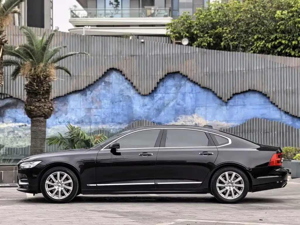 Volvo S90 — фото 3