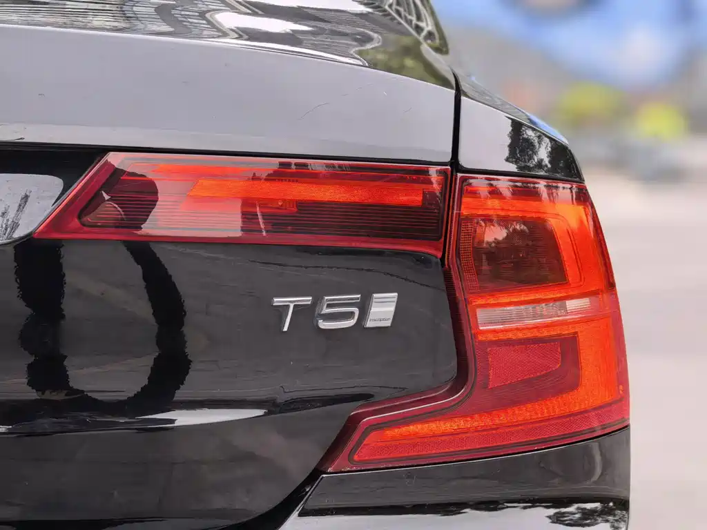 Volvo S90 — фото 22