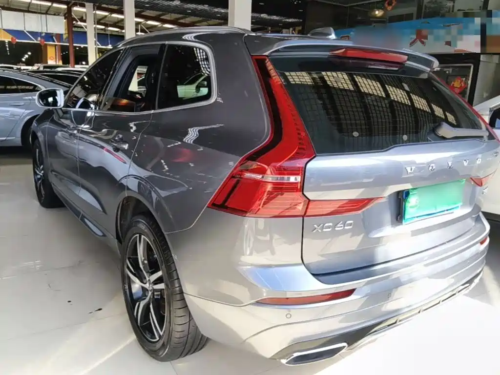 Volvo XC60 — фото 4