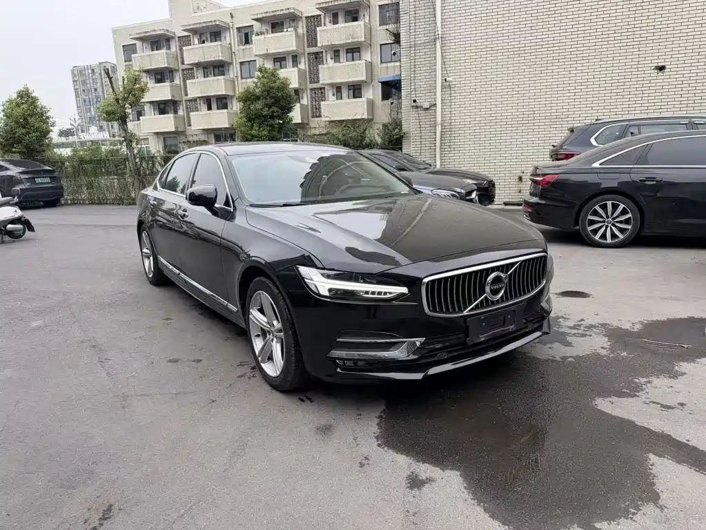 Volvo S90 — фото 3