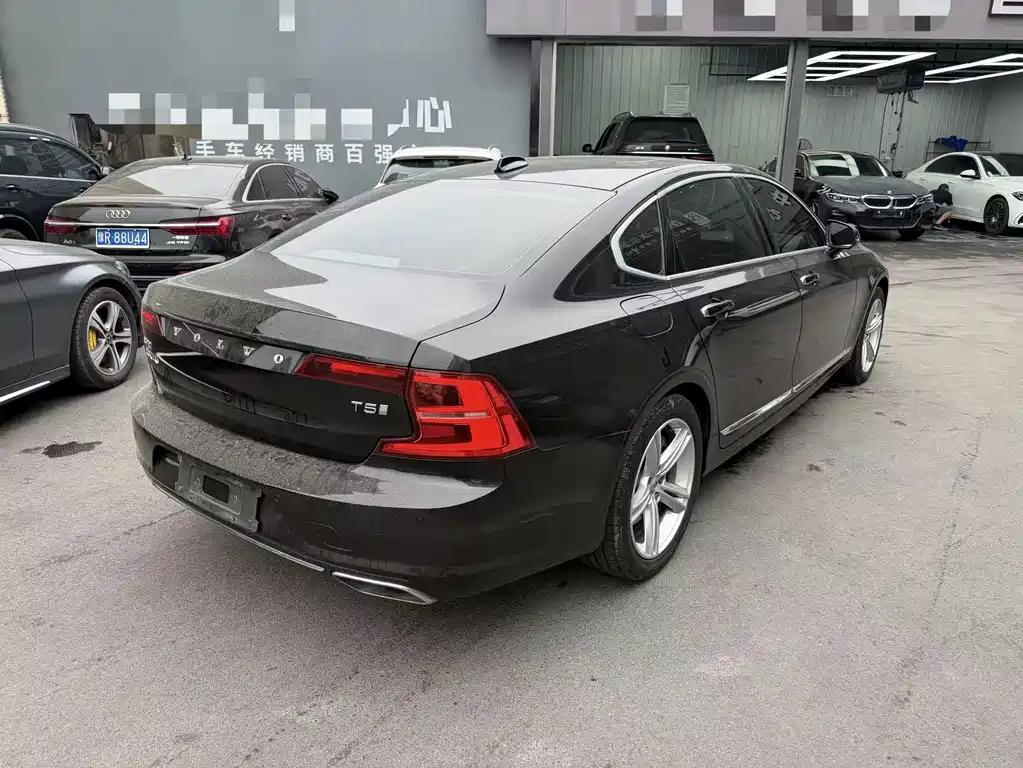 Volvo S90 — фото 8