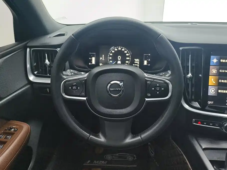 Volvo S60 — фото 15