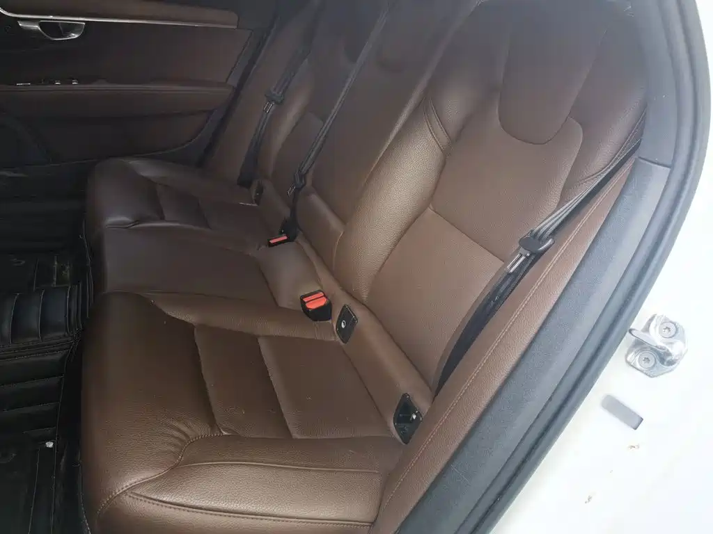 Volvo S90 — фото 13