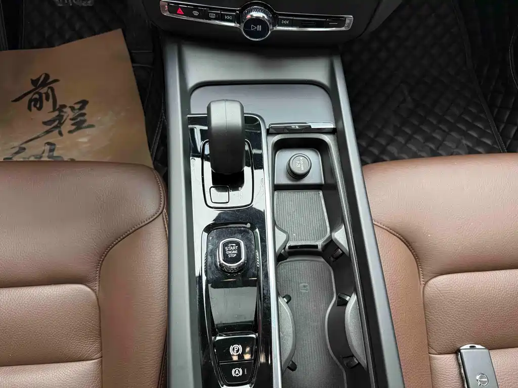Volvo S60 — фото 11