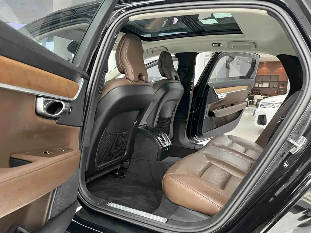 Volvo S90 — фото 6