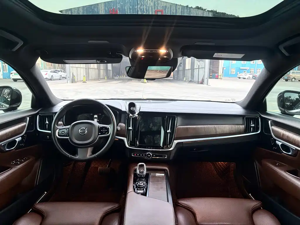 Volvo S90 — фото 17