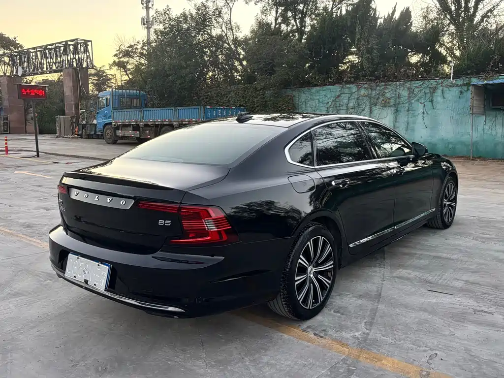 Volvo S90 — фото 4