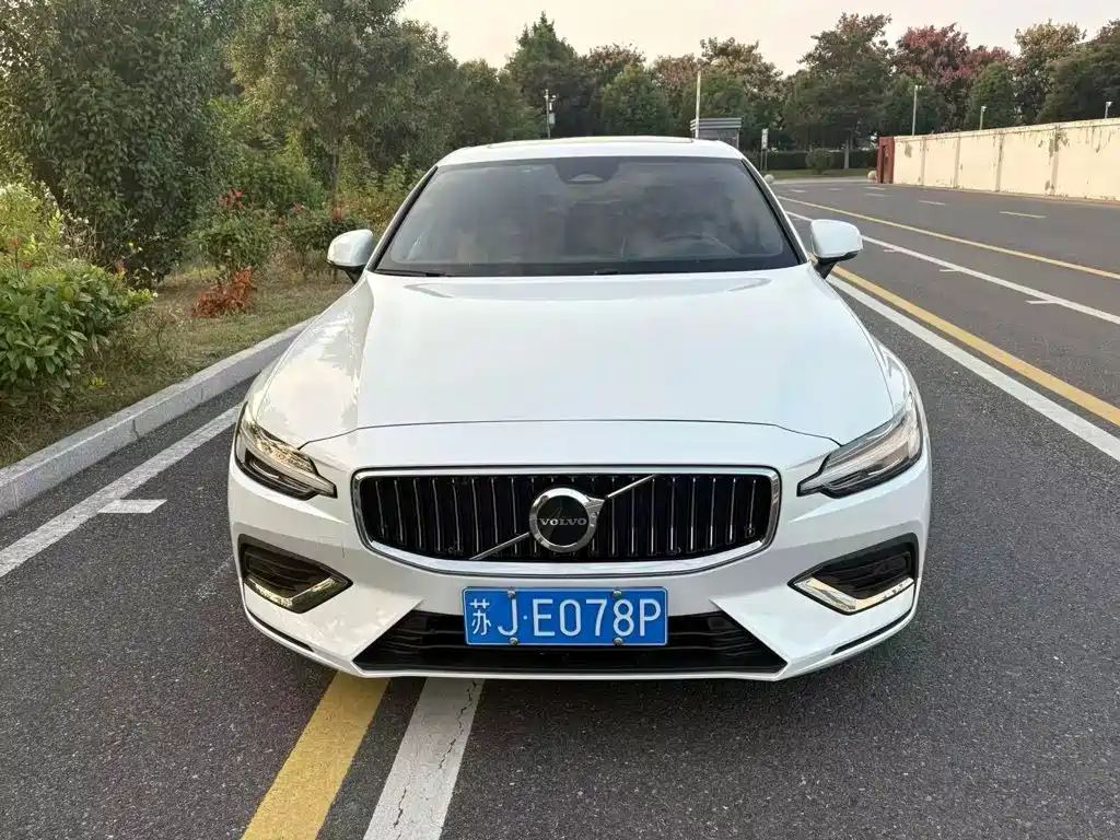 Volvo S60 — фото 3