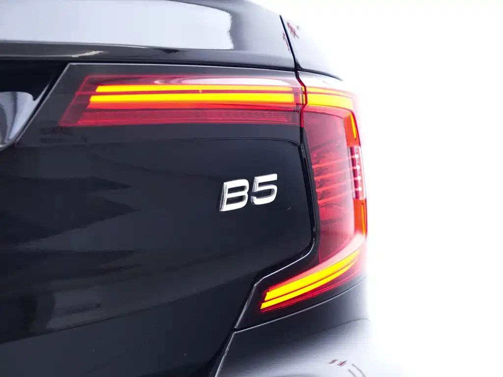 Volvo S90 — фото 13