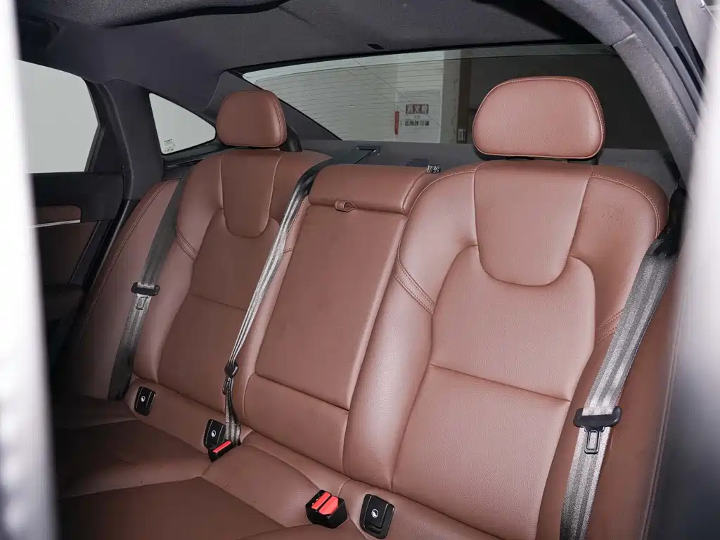 Volvo S90 — фото 20