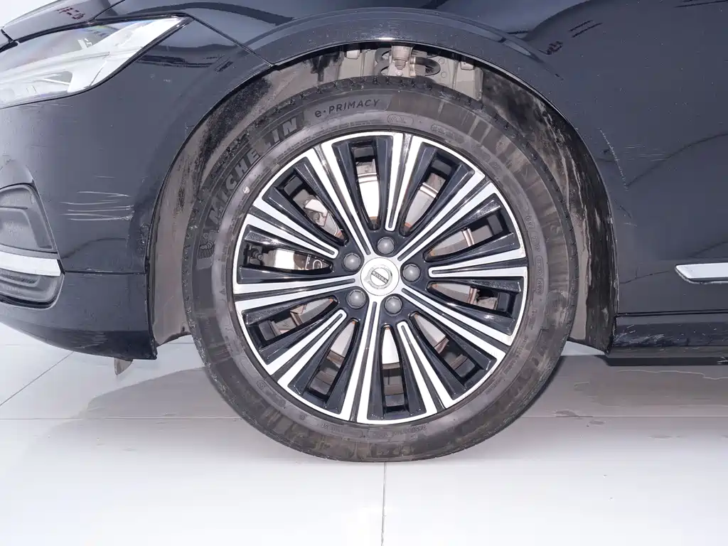 Volvo S90 — фото 25