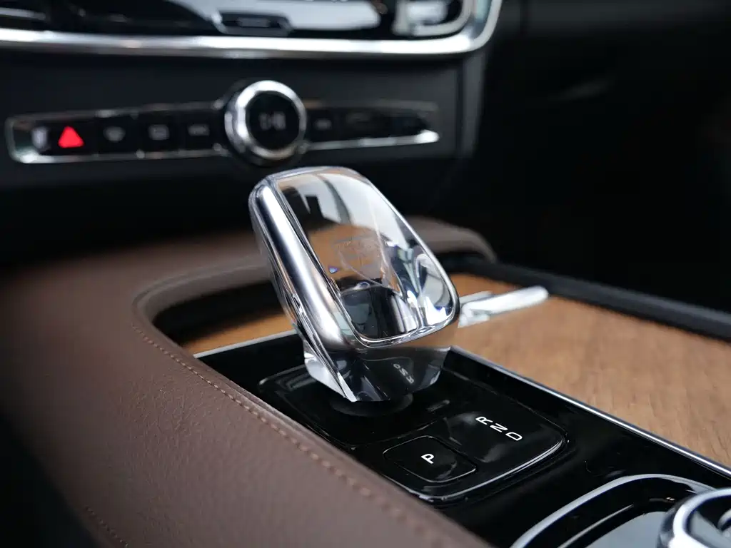 Volvo S90 — фото 8